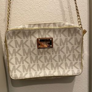Purse - Crossbody (Michael Kors)